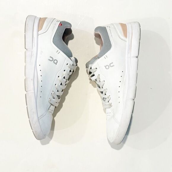 On Running On Cloud Size 9 The Roger Advantage Sneaker White Pink - Picture 1 of 7